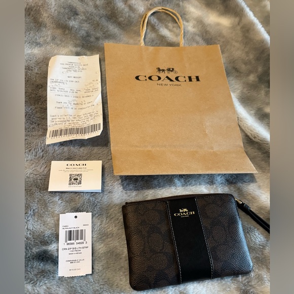 Coach Black and Brown Zip Wristlet. New with tags - Picture 1 of 3